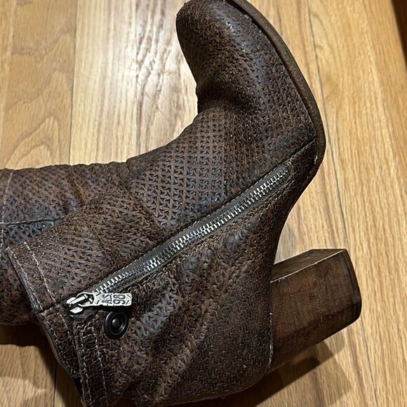 AS 98 sz 40 heeled booties side zip perforated brown leather good pre owned cond - Picture 10 of 11
